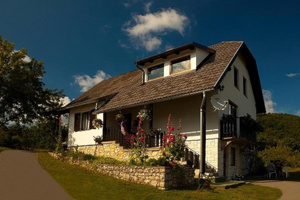 Guest House Aurora Poljanak Exterior photo
