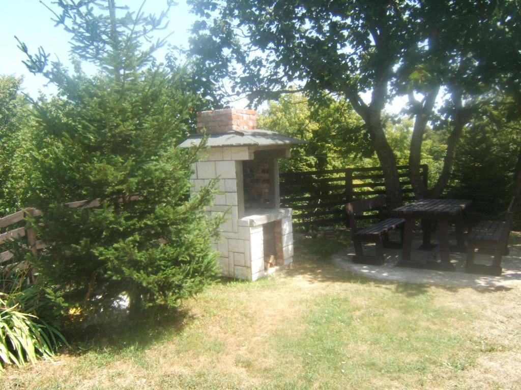 Guest House Aurora Poljanak Exterior photo